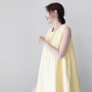 マキシ丈ワンピース 膝下 ノースリーブ 襟なし Aライン かわいい 大人可愛い きれいめ シンプル カジュアル 大人 上品 おしゃれ お洒落 かっこいい レトロ 大人可愛い 大人女子 こなれ感 ラブリー キュート ガーリー 主役級 存在感 とろみ感 抜け感 無地 春 夏 秋 10代 20代