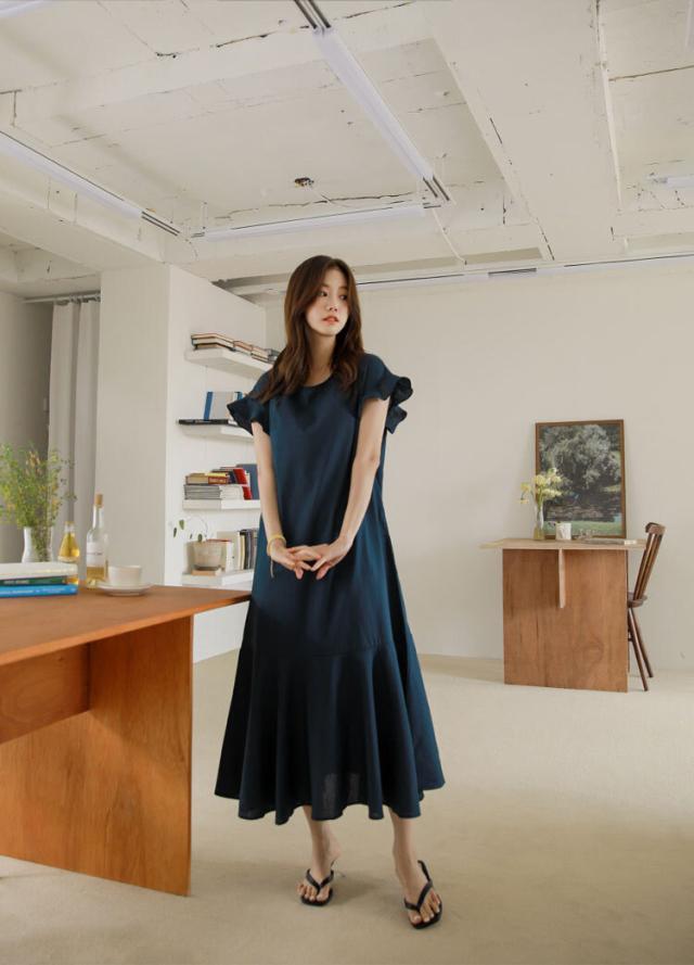 袖フレア半袖ワンピース 膝下 ミモレ ミモレ丈 袖あり 半袖 襟なし