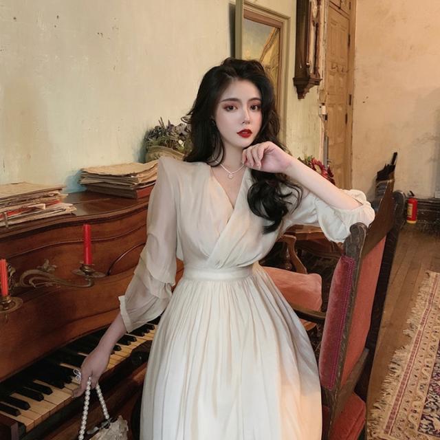 ワンピース ワンピドレス 膝下 ロング ロング丈 袖あり 7分袖 萌袖 Vネック カシュクール Aライン シフォン ハイウエスト ウエストゴム ポリエステル かわいい 大人可愛い きれいめ シンプル 大人 上品 アジアン 大人女子 エレガント 主役級 存在感 フォーマル とろみ感 無地