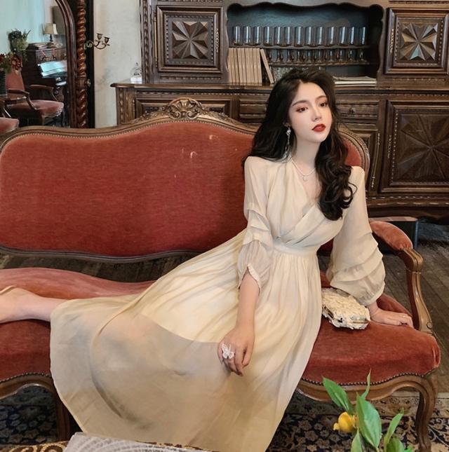 ワンピース ワンピドレス 膝下 ロング ロング丈 袖あり 7分袖 萌袖 Vネック カシュクール Aライン シフォン ハイウエスト ウエストゴム ポリエステル かわいい 大人可愛い きれいめ シンプル 大人 上品 アジアン 大人女子 エレガント 主役級 存在感 フォーマル とろみ感 無地 ワンピース ワンピドレス 膝下 ロング ロング丈 袖あり 7分袖 萌袖 V