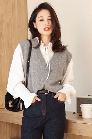 フリル リボン スキッパー ブラウス トップス プルオーバー 袖あり 長袖 ドロップショルダー スタンドカラー メロウ シャーリング かわいい 大人可愛い きれいめ シンプル 大人 上品 おしゃれ 大人女子 こなれ感 ラフ ラブリー キュート ガーリー モード系 エレガント モダン フリル リボン スキッパー ブラウス トップス プルオーバー 袖あり