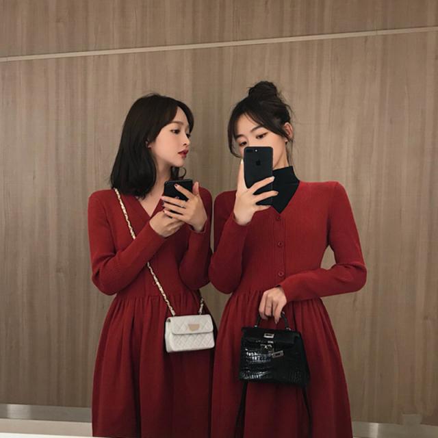 Vネック ハイウエスト ニット ワンピース ニットワンピース 膝下 ミモレ ミモレ丈 袖あり 長袖 フレア 切り替えデザイン ハイウエスト リブ かわいい 大人可愛い きれいめ シンプル カジュアル 大人 上品 おしゃれ 大人女子 こなれ感 ラブリー キュート モード系 モダン