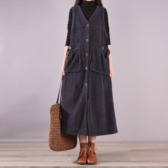オールインワン コーデュロイワンピース ワンピース オールインワン サロペット 膝下 ミモレ ミモレ丈 ロング ロング丈 袖なし Vネック スクエアネック ワイド ガウチョ Aライン 大きなボタン 厚手 コーデュロイ 大人可愛い カジュアル 大人 おしゃれ お洒落 レトロ オールインワン コーデュロイワンピース ワンピース オールインワン