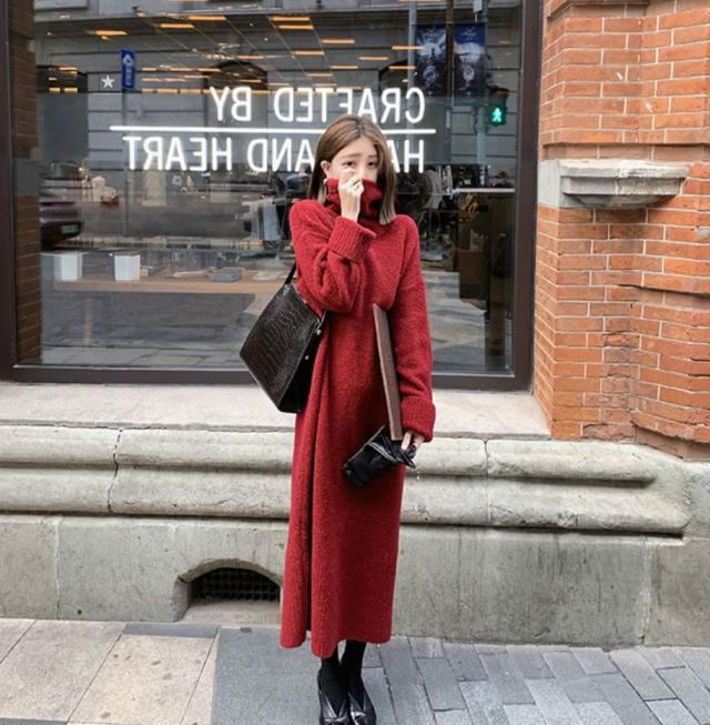 ニットワンピース ワンピース セーター チュニック 膝下 ミモレ ミモレ丈 袖あり 長袖 萌袖 ハイネック タートルネック もこもこ モコモコ リブ Iライン ニット 大人可愛い シンプル カジュアル おしゃれ お洒落 大人女子 こなれ感 ラフ ルーズ 無地 冬 クリスマス 10代 20代