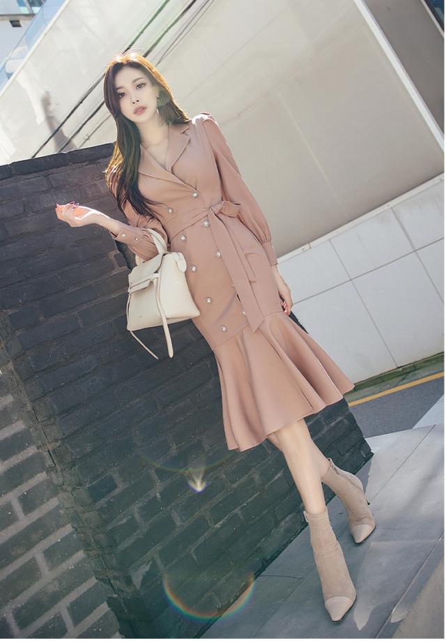 マーメイドライン シャツ ワンピース シャツワンピース 膝丈 ひざ丈 長袖 パフスリーブ Vネック 襟付き マーメイド ウエストリボン 前開き パールボタン かわいい 大人可愛い きれいめ シンプル カジュアル 大人 上品 おしゃれ 大人女子 こなれ感 ラブリー キュート マーメイドライン シャツ ワンピース シャツワンピース 膝丈 ひざ丈