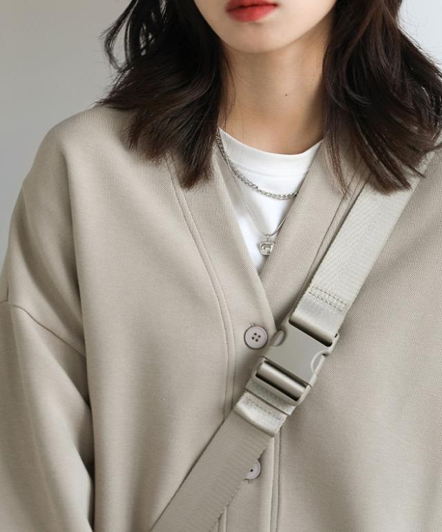 トップス カーディガン ミディアム丈 袖あり 長袖 Vネック 襟なし 前開き 綿 ポリエステル 大人可愛い シンプル カジュアル 大人 おしゃれ お洒落 かっこいい レトロ 大人女子 こなれ感 ラフ メンズライク ボーイッシュ 無地 春 秋 冬 10代 20代 30代 レディース ペア