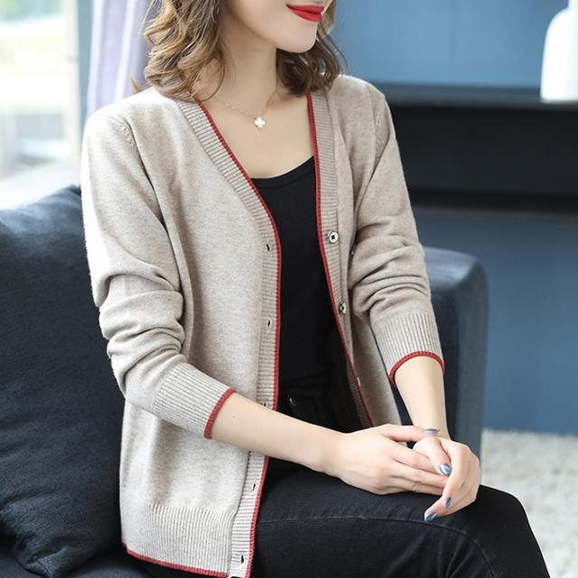 トップス カーディガン ミディアム丈 袖あり 長袖 Vネック 襟なし 前開き ウール かわいい 大人可愛い きれいめ シンプル カジュアル おしゃれ 大人女子 ラフ 無地 春 秋 20代 30代 40代 レディース 女性用 OL 通勤 デート お出かけ 公園デビュー 女子会 休日 旅行 ホテル