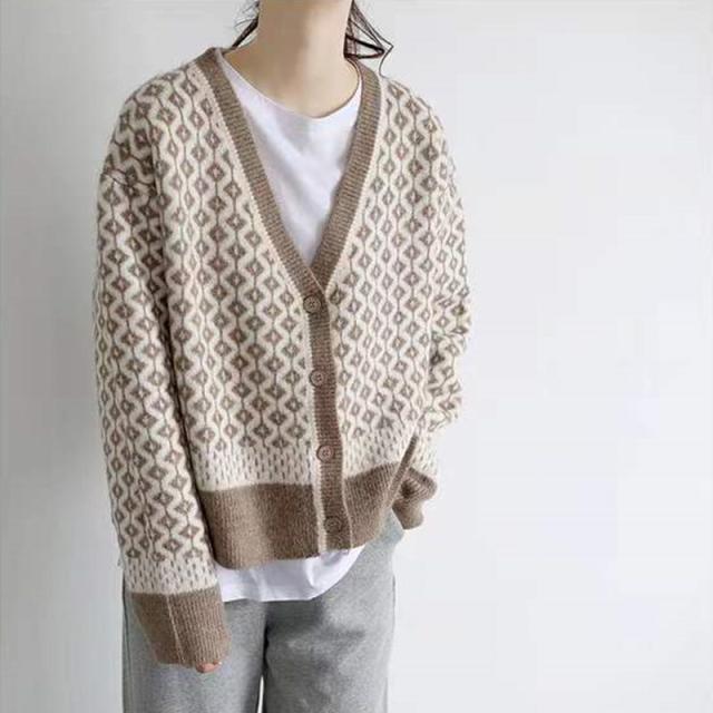 幾何学模様 ニット カーディガン トップス ショート ショート丈 袖あり 長袖 ボリューム袖 ドロップショルダー 萌袖 Vネック ワイド リブ 前開き リブニット 編み込み かわいい 大人可愛い きれいめ カジュアル 大人 上品 おしゃれ 大人女子 こなれ感 キュート 個性的