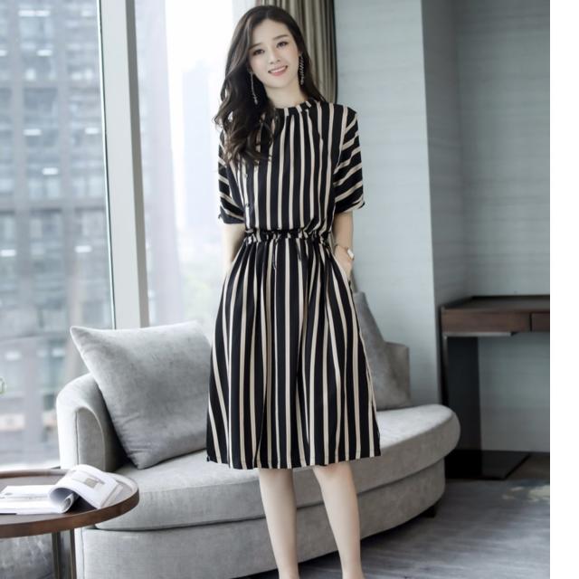 ワンピース シャツワンピース フレアワンピース 膝丈 ひざ丈 袖あり 半袖 フレアスリーブ Uネック ラウンドネック 襟なし フレア セミフレア Aライン かわいい 大人可愛い きれいめ シンプル カジュアル 大人 おしゃれ かっこいい 大人女子 こなれ感 個性的 クール モード系