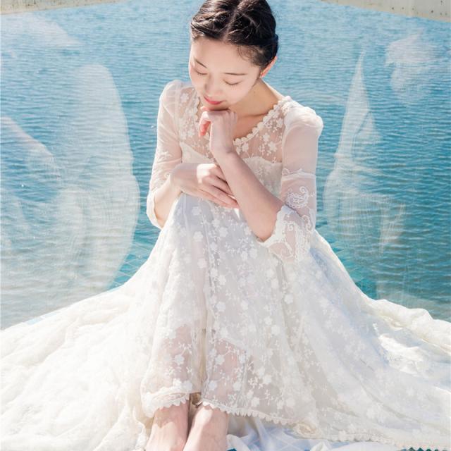 ドレス ウェディングドレス 結婚式ドレス 二次会ドレス 披露宴ドレス 花嫁ドレス ロングドレス ロング ロング丈 袖あり 7分袖 七分袖 Uネック Aライン エンパイアライン スレンダーライン レース シフォン フリル 透け感 シースルー かわいい 大人可愛い きれいめ 大人 上品_3