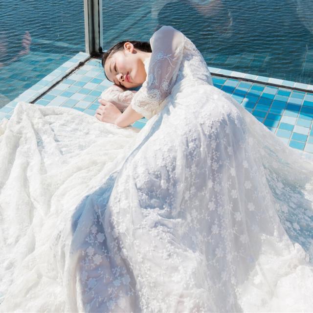ドレス ウェディングドレス 結婚式ドレス 二次会ドレス 披露宴ドレス 花嫁ドレス ロングドレス ロング ロング丈 袖あり 7分袖 七分袖 Uネック Aライン エンパイアライン スレンダーライン レース シフォン フリル 透け感 シースルー かわいい 大人可愛い きれいめ 大人 上品_6