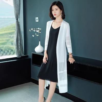 トップス カーディガン 上着 白トップス ロング ロング丈 袖あり 長袖 ボリューム袖 フレアスリーブ フレンチスリーブ 襟なし フレア セミフレア 細身 ストレート ワイド Iライン スマート 前開き 透け感 シースルー 伸縮性 薄手 かわいい 大人可愛い きれいめ シンプル