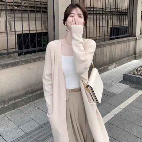 トップス デート カーディガン 上着 白トップス ミモレ ミモレ丈 ロング ロング丈 ミディアム丈 袖あり 長袖 ボリューム袖 フレアスリーブ フレンチスリーブ 萌袖 襟なし フレア セミフレア 細身 ストレート ワイド Iライン スマート 前開き 透け感 シースルー 伸縮性 薄手