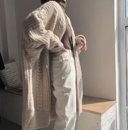 トップス ニットソー カーディガン 上着 白トップス ロング ロング丈 ミディアム丈 袖あり 長袖 ボリューム袖 フレアスリーブ フレンチスリーブ 萌袖 襟なし フレア セミフレア 細身 ストレート ワイド Iライン スマート 前開き ケーブルニット 編み込み 伸縮性 ニット 厚手_2