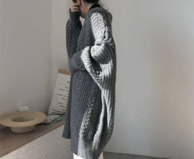 トップス ニットソー カーディガン 上着 白トップス ロング ロング丈 ミディアム丈 袖あり 長袖 ボリューム袖 フレアスリーブ フレンチスリーブ 萌袖 襟なし フレア セミフレア 細身 ストレート ワイド Iライン スマート 前開き ケーブルニット 編み込み 伸縮性 ニット 厚手_7