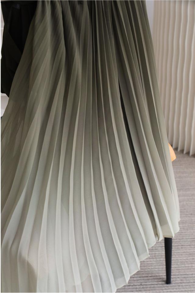 グラデーション プリーツ ロング ワンピース フレアワンピース 膝下