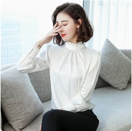 サテン メロウ ブラウス トップス シャツ 袖あり 長袖 パフスリーブ ハイネック フリル 光沢感 タック かわいい 大人可愛い きれいめ シンプル 大人 上品 おしゃれ 大人女子 こなれ感 ラブリー モード系 エレガント モダン 主役級 存在感 フォーマル とろみ感 無地 春 秋 冬