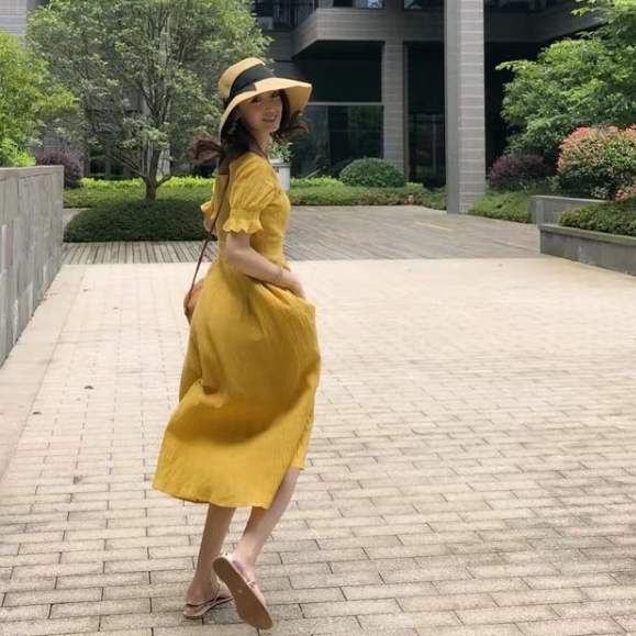 ギャザー パフスリーブ ワンピ ワンピース フレアワンピース 膝下 ロング ロング丈 袖あり 半袖 5分袖 五分袖 パフスリーブ スクエアネック フレア Aライン ウエストマーク ハイウエスト かわいい 大人可愛い きれいめ シンプル カジュアル 大人 上品 おしゃれ 大人女子