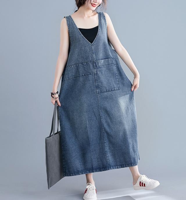 デニム ロング ジャンパースカート ワンピース フレアワンピース 膝下 ロング丈 マキシ マキシ丈 9分丈 アンクル丈 袖なし Vネック デコルテ見せ フレア ワイド Aライン スリット バックスリット ポケット ブルーデニム かわいい 大人可愛い きれいめ シンプル カジュアル