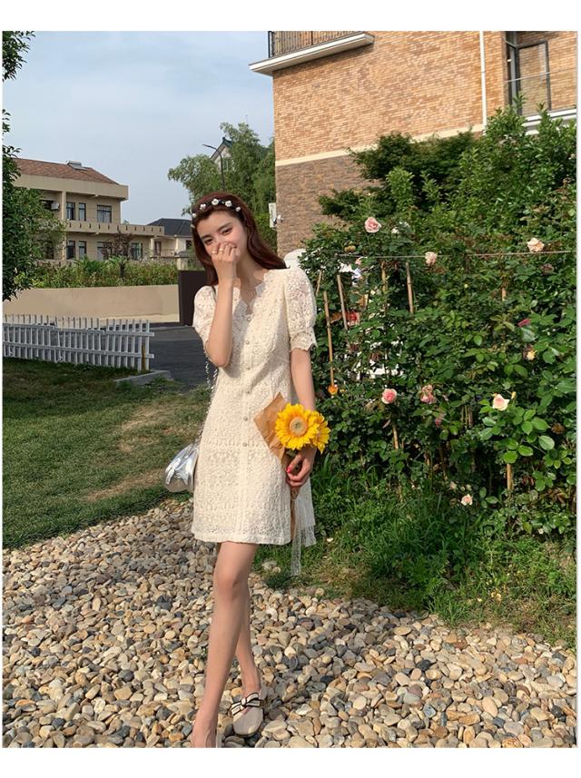 総レース 透け感 ミニ ワンピース フレアワンピース ミニ丈 膝上 袖あり 半袖 5分袖 五分袖 パフスリーブ Vネック フレア Aライン レース シースルー かわいい 大人可愛い きれいめ シンプル カジュアル 大人 上品 おしゃれ こなれ感 ラブリー キュート ガーリー モード系 総レース 透け感 ミニ ワンピース フレアワンピース ミニ丈 膝上 袖