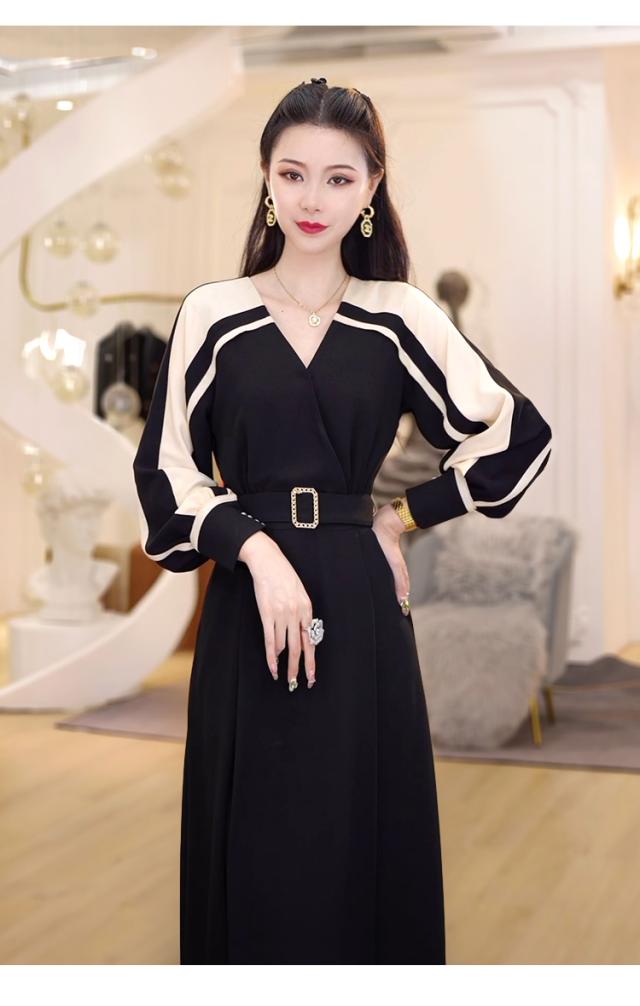 ベルト付き カシュクール ロング ワンピース フレアワンピース 膝下 ロング丈 袖あり 長袖 襟なし フレア Aライン ベルト ウエストマーク ポケット ハイウエスト かわいい 大人可愛い きれいめ シンプル 大人 上品 おしゃれ 大人女子 こなれ感 クール モード系 エレガント ベルト付き カシュクール ロング ワンピース フレアワンピース 膝下