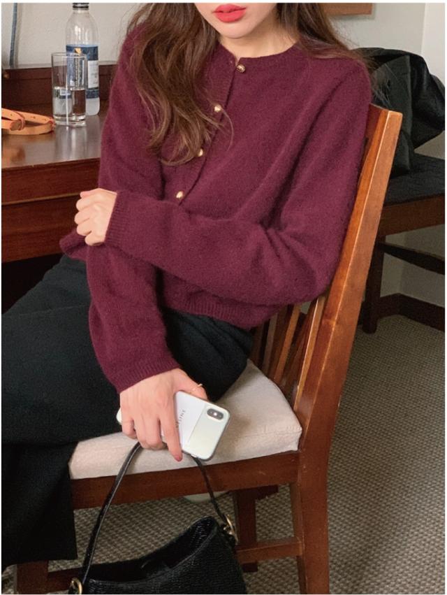 金ボタン ショート丈 ニット カーディガン トップス ショート 袖あり 長袖 クルーネック 襟なし 前開き 編み込み かわいい 大人可愛い きれいめ シンプル カジュアル 大人 上品 おしゃれ 大人女子 こなれ感 ラブリー モード系 エレガント モダン フォーマル 無地 秋 冬 10代 金ボタン ショート丈 ニット カーディガン トップス ショート 袖あり