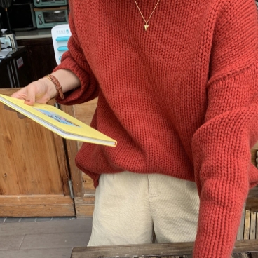 ローゲージ ざっくり ニット セーター プルオーバー ロング ロング丈 袖あり 長袖 ボリューム袖 ドロップショルダー 萌袖 クルーネック 襟なし ワイド 編み込み かわいい 大人可愛い きれいめ シンプル カジュアル 大人 上品 おしゃれ 大人女子 こなれ感 ラフ ルーズ クール