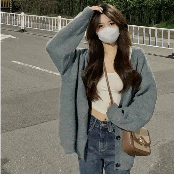 オーバーサイズ ビッグシルエット カーディガン トップス 袖あり 長袖 ボリューム袖 ドロップショルダー 萌袖 Vネック 襟なし ワイド ポケット 前開き かわいい 大人可愛い シンプル カジュアル 大人 おしゃれ こなれ感 ラフ ラブリー キュート ルーズ 個性的 存在感 抜け感