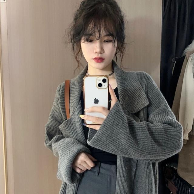 トップス アウター カーディガン ロング ロング丈 袖あり 長袖 襟なし ストレート ポケット 前開き ニット 厚手 かわいい 大人可愛い シンプル カジュアル 大人 おしゃれ お洒落 かっこいい レトロ アジアン エスニック ラフ 無地 秋 冬 10代 20代 レディース 女性用 通勤