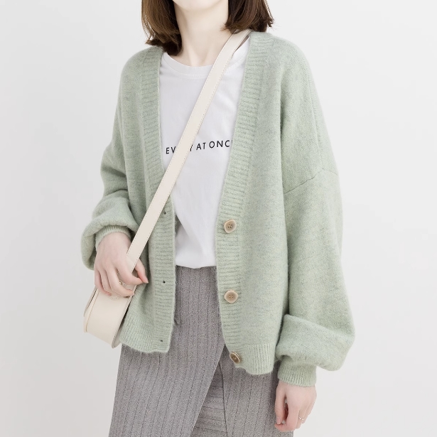 トップス カーディガン ミディアム丈 袖あり 長袖 Vネック 襟なし 前開き ニット ウール かわいい 大人可愛い シンプル カジュアル 大人 おしゃれ お洒落 レトロ アジアン エスニック ラフ 無地 秋 冬 10代 20代 30代 レディース 女性用 通勤 デート お出かけ 公園デビュー