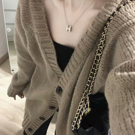 トップス アウター カーディガン ロング ロング丈 袖あり 長袖 Vネック 襟なし もこもこ モコモコ 前開き ニット 厚手 かわいい 大人可愛い シンプル カジュアル 大人 アジアン エスニック エキゾチック 大人女子 ラフ ルーズ 無地 秋 冬 10代 20代 レディース 女性用 通勤