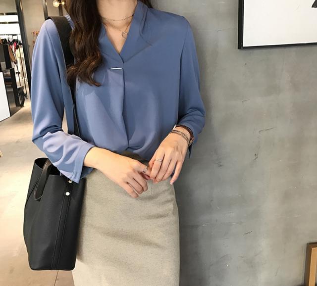 Vネック ボウタイ風 シフォン とろみ ブラウス トップス シャツ 白