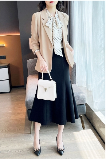 ドット柄 リボン ボウタイ ブラウス トップス シャツ 袖あり 長袖 Vネック かわいい 大人可愛い きれいめ シンプル カジュアル 大人 上品 おしゃれ 大人女子 こなれ感 ラブリー キュート モード系 エレガント モダン 主役級 フォーマル とろみ感 抜け感 水玉 春 秋 冬 10代 ドット柄 リボン ボウタイ ブラウス トップス シャツ 袖あり 長袖 V