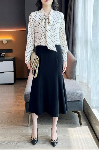 ドット柄 リボン ボウタイ ブラウス トップス シャツ 袖あり 長袖 V