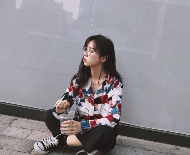 トップス シャツ ミディアム丈 袖あり 長袖 Vネック 襟付き シフォン