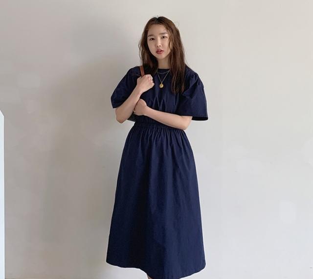ワンピース ワンピドレス ロング ロング丈 袖あり 半袖 ラウンドネック 襟なし セミフレア Aライン ファスナー ハイウエスト 綿 かわいい 大人可愛い シンプル カジュアル 大人 上品 おしゃれ お洒落 レトロ アジアン エスニック エキゾチック 大人女子 無地 夏 秋 20代 30代_9