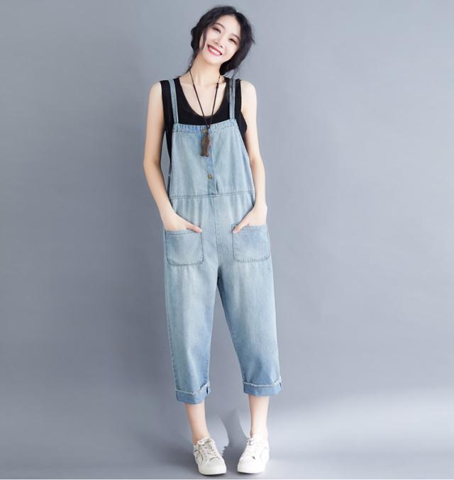デニム サロペット ボトムス Gパン デニムパンツ 膝下 ミモレ ミモレ丈 袖なし ノースリーブ スクエアネック 襟なし ポケット ブルーデニム かわいい 大人可愛い きれいめ シンプル カジュアル 大人 上品 おしゃれ 大人女子 こなれ感 ラフ ボーイッシュ ラブリー キュート_1