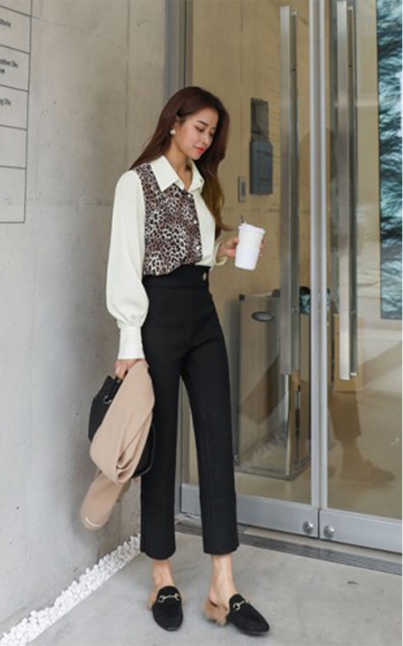 センタープレス ハイウエスト ストレート パンツ ボトムス クロップドパンツ テーパードパンツ 膝下 ミモレ ミモレ丈 ウエストマーク ファスナー ポケット かわいい 大人可愛い きれいめ シンプル カジュアル 大人 上品 おしゃれ 大人女子 こなれ感 クール モード系 センタープレス ハイウエスト ストレート パンツ ボトムス クロップド