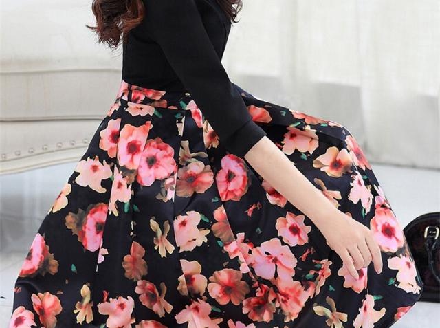 ワンピース スカート フレアスカート 膝丈 ミドル丈 花柄 後ろジッパー