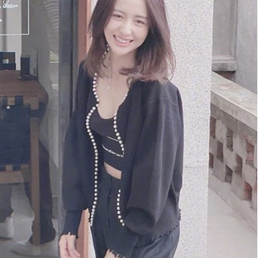 パール付き ショート カーディガン トップス アウター ショート 袖あり 長袖 ドロップショルダー クルーネック 襟なし リブ 前開き 編み込み ニット かわいい 大人可愛い きれいめ シンプル 大人 上品 おしゃれ ラブリー キュート クール モード系 エレガント モダン 主役級