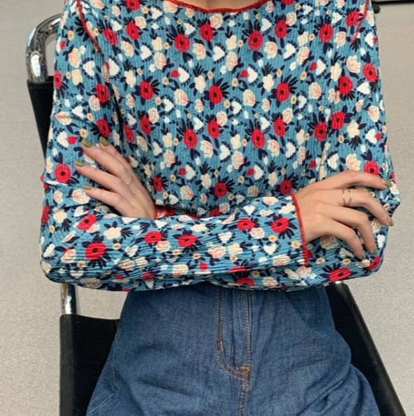 トップス シャツ ブラウス 袖あり 長袖 ラウンドネック 襟なし プリーツ ボトミングシャツ かわいい 大人可愛いきれいめ シンプル レトロ 上品 おしゃれ お洒落 大人女子 こなれ感 マニッシュ ラブリー エレガント カジュアル とろみ感 抜け感 花柄 春 秋 冬 10代 20代 30代