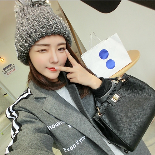 2way ハンドバッグ バッグ バック レディースバッグ レディースバック ショルダーバッグ ショルダーバック ハンドバック 斜めがけ 斜め掛け 肩がけ 手持ち スクエア型 四角 シボ かわいい 大人可愛い きれいめ シンプル カジュアル 大人 上品 おしゃれ 大人女子 こなれ感