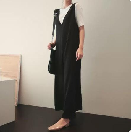 パンツ デート サロペット ワイドパンツ ストレートパンツ ロング ロング丈 ミディアム丈 袖なし ノースリーブ Vネック 襟なし フレア セミフレア ストレート ワイド Aライン 切り替えデザイン スマート 伸縮性 かわいい 大人可愛い きれいめ シンプル カジュアル 上品_3