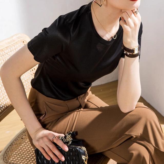 トップス Tシャツ 袖あり 半袖 ラウンドネック 光沢 きれいめ シンプル カジュアル 大人 上品 おしゃれ お洒落 レトロ 大人女子 こなれ感 クール エレガント とろみ感 抜け感 無地 春 夏 10代 20代 30代 40代 デート お出かけ 女子会 休日 着回し 普段使い 韓国 韓国系_10