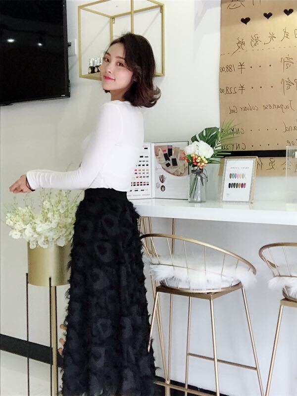 フェザースカート フレアスカート Aライン ミモレ丈 大き揺れる ふわふわ フェアリー かわいい 大人可愛い きれいめ シンプル カジュアル 大人 上品 おしゃれ お洒落 かっこいい レトロ こなれ感 ラフ ラブリー キュート ガーリー 個性的 モード系 セクシー エレガント モダン_1
