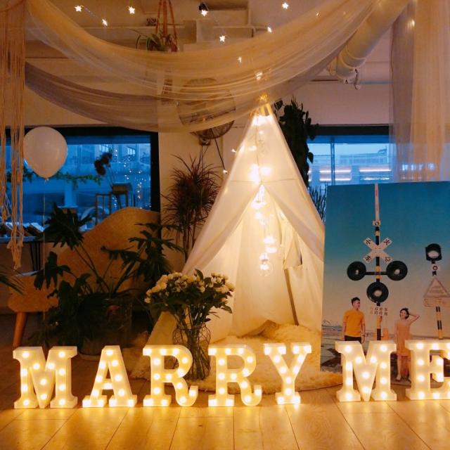 クリスマスの誕生日結婚式結婚提案装飾写真プロップのためのDIY英語の手紙形状LEDナイトライト