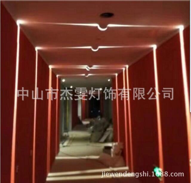 LEDウォールライト屋外防水ラウンドコリドーライト360度調整可能な