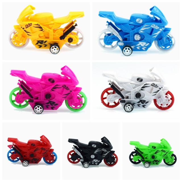 10個/セットキッズカラフルなミニ引き戻しバイクモデリング玩具学校賞