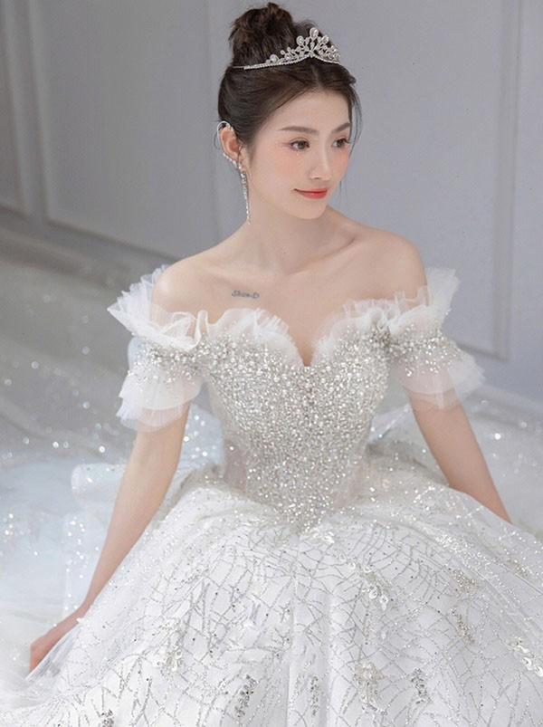 【レビュー投稿で+5%還元】花嫁 ウェディングドレス オフショルダー プリンセスライン 白ドレス トレーンドレス 半袖 ワンピース プリンセス かわいい シンプル 結婚式 披露宴 前撮り 後撮り 撮影用 フォトウェディング 小柄 大きいサイズ ロングドレス db037n1 レビュー投稿で+5%還元】花嫁 ウェディングドレス オフショルダー