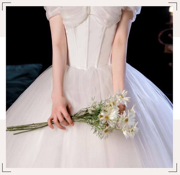 花嫁 ウェディングドレス オフショルダー 袖あり ボリューム袖 ポワン